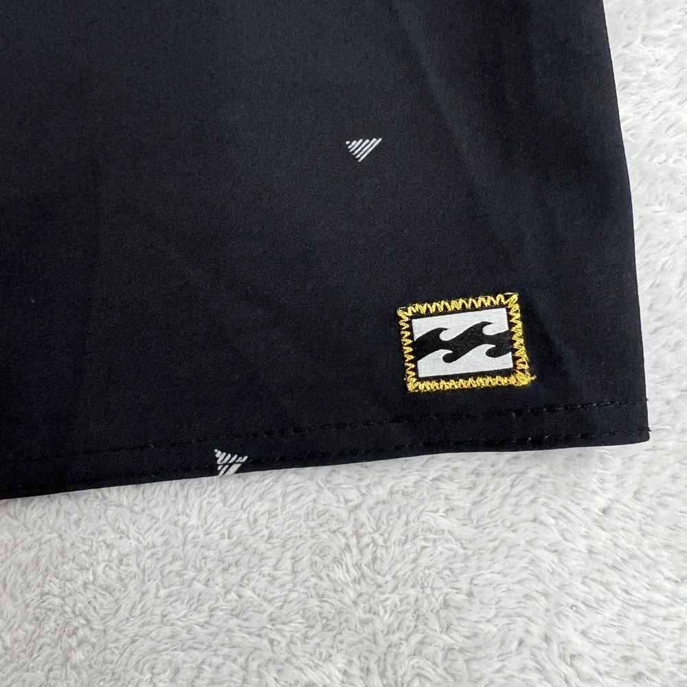 Billabong Airlite Recycler Board Shorts 40 Black Men Surf Swim Trunks Geometric